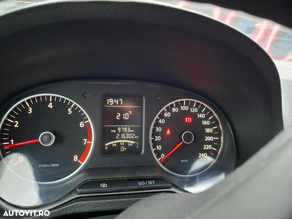 Volkswagen Polo 1.2 Attractive - 10