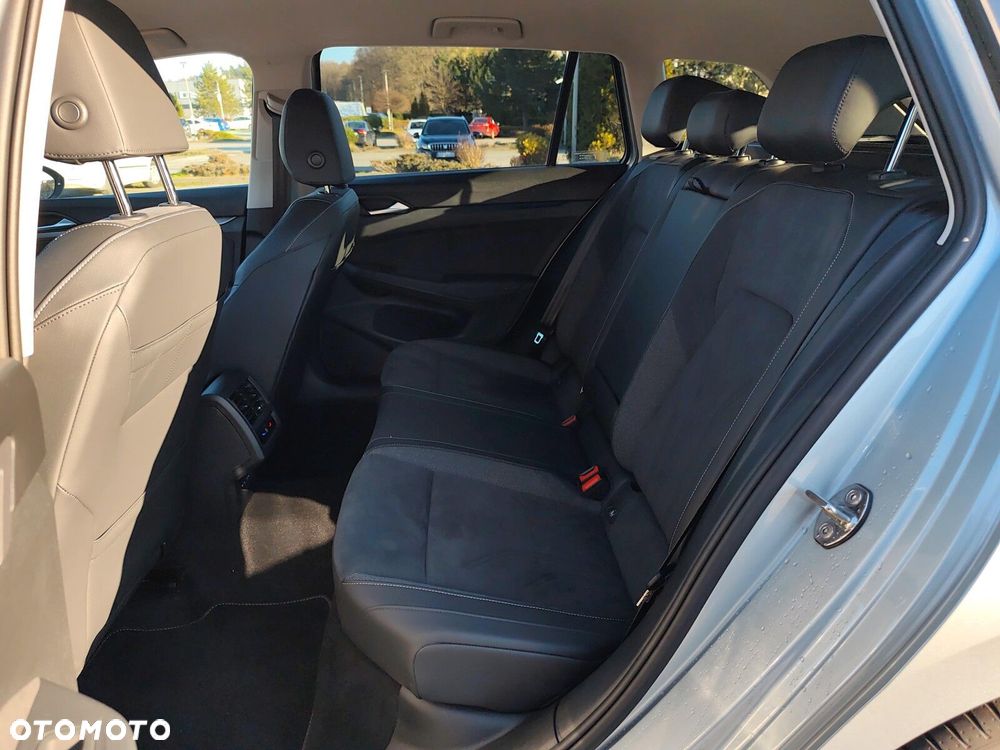 Volkswagen Golf - 28