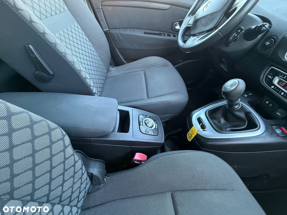 Renault Scenic 1.6 16V 110 Expression - 9
