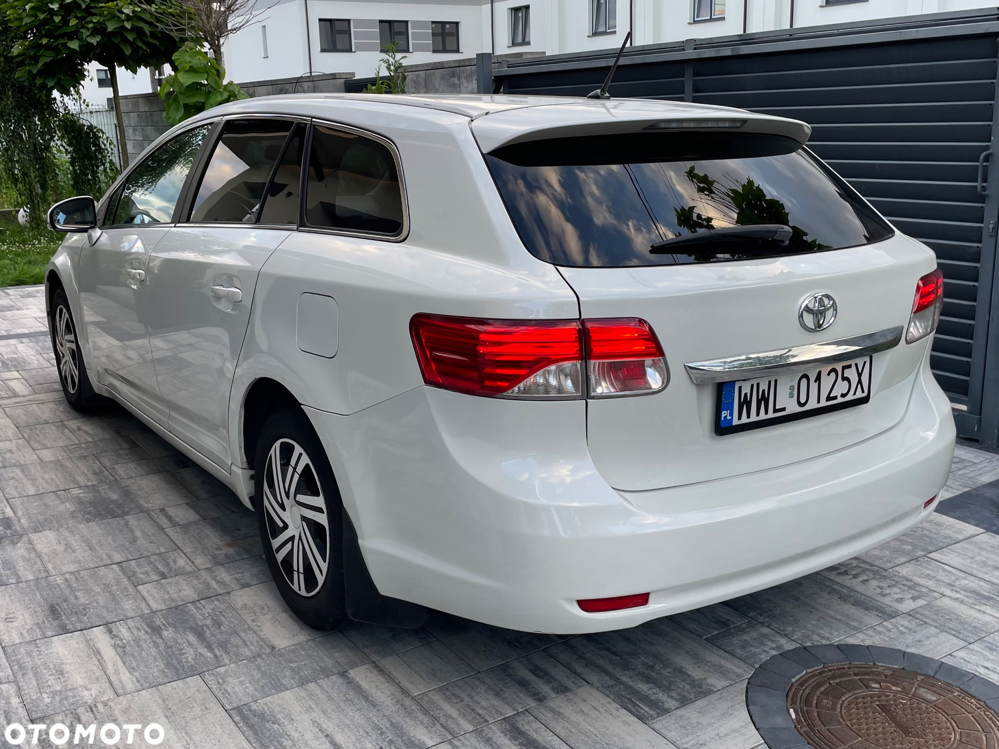 Toyota Avensis 2.0 D-4D Premium - 5