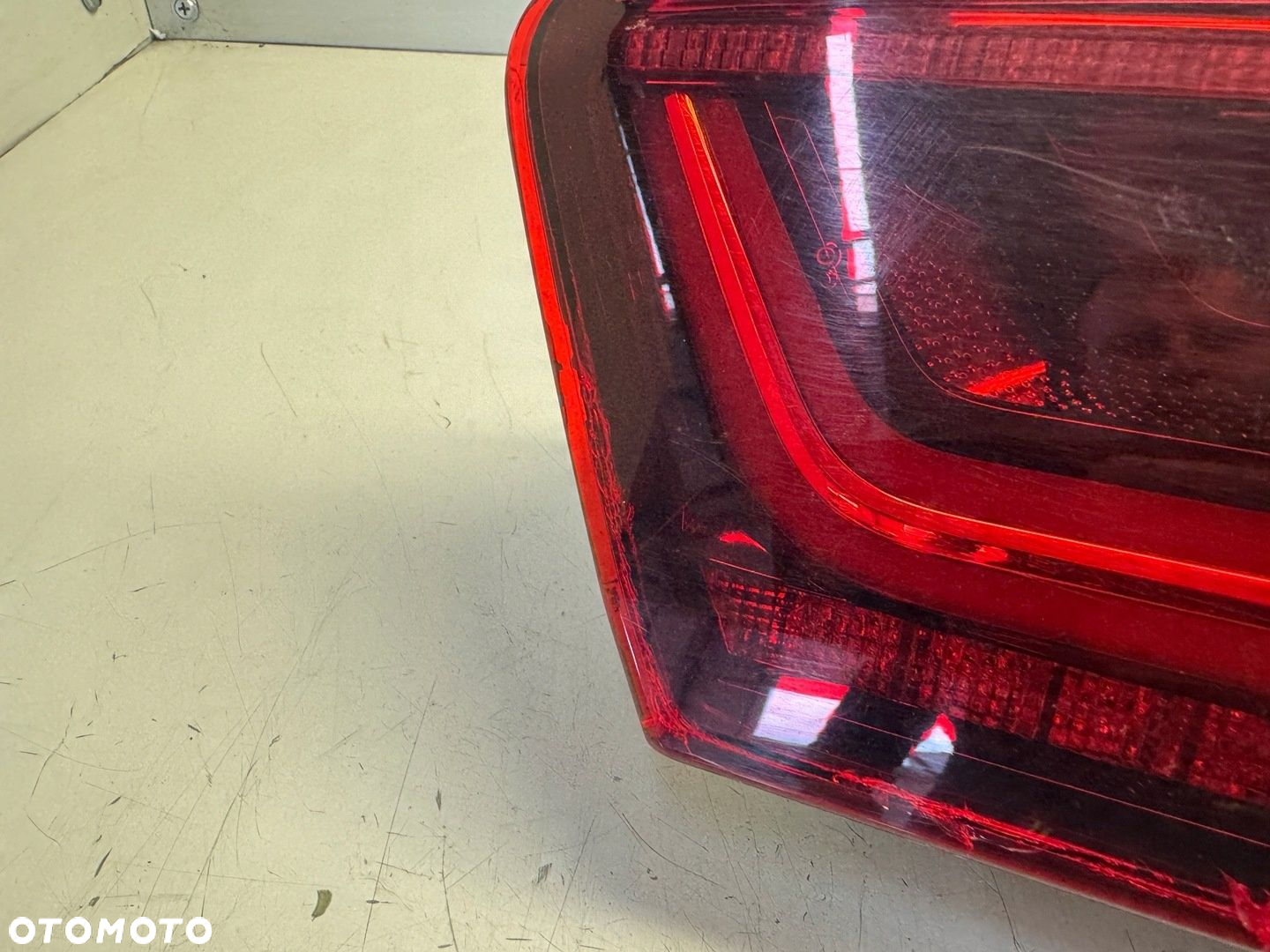 AUDI A6 C7 KOMBI LIFT LAMPA PRAWY TYŁ W KLAPĘ LED 6 PIN - 2