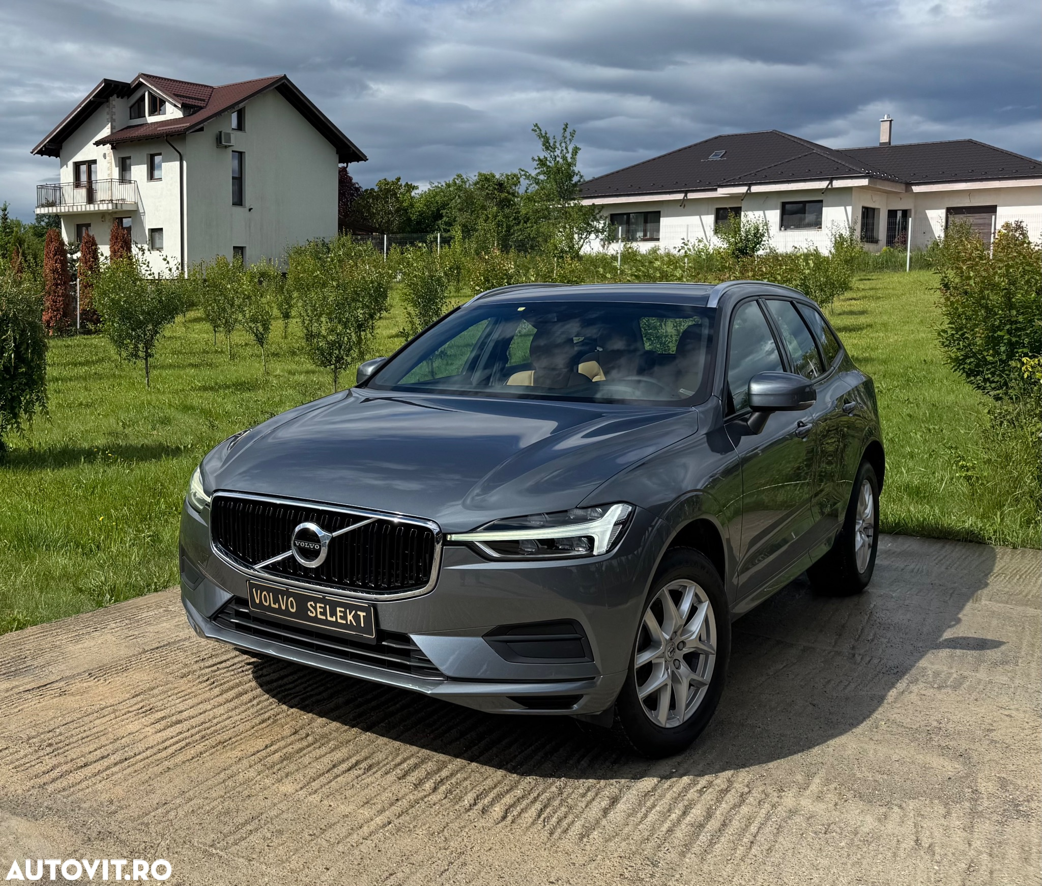Volvo XC 60 B4 D AWD Geartronic Momentum - 2
