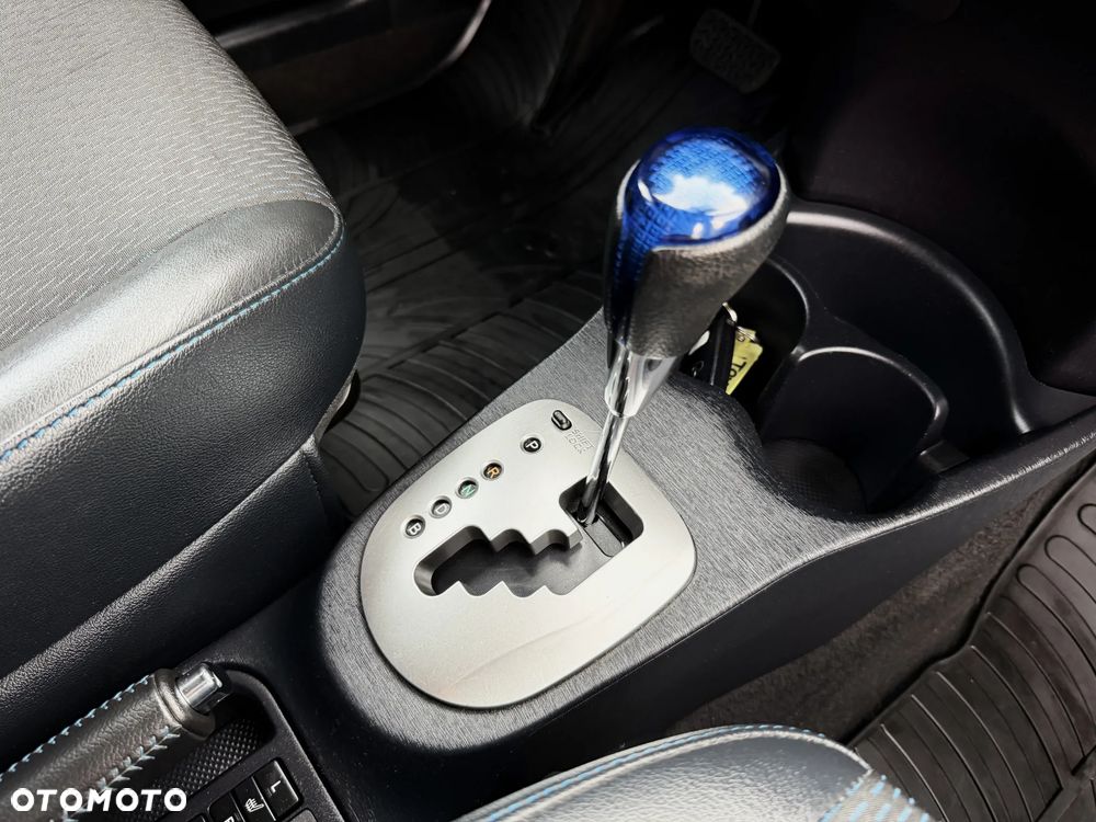 Toyota Yaris Hybrid 100 Premium - 26