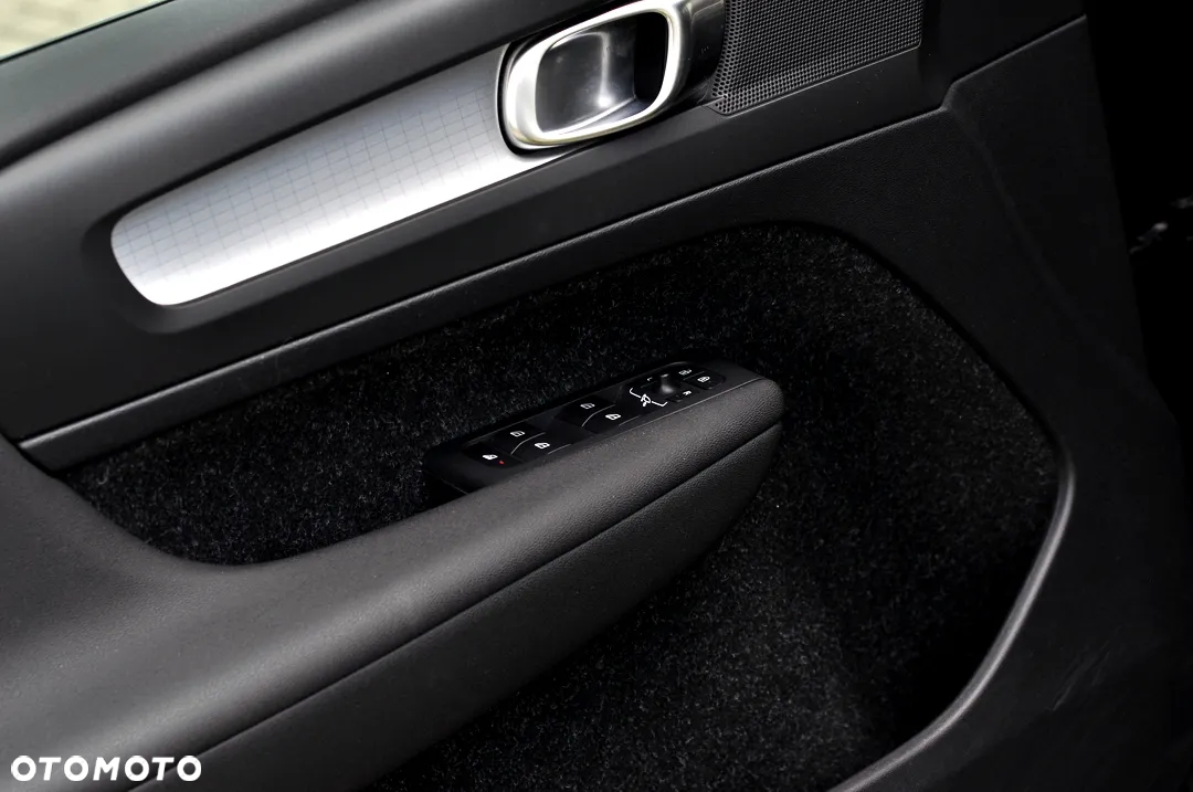 Volvo XC 40 T3 Momentum Pro - 17