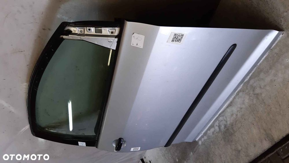 / DRZWI PRZÓD PRZEDNIE PRAWE VW VOLKSWAGEN GOLF 5 PLUS + LA7W SREBRNY  ZAGIETE !!!! - 3