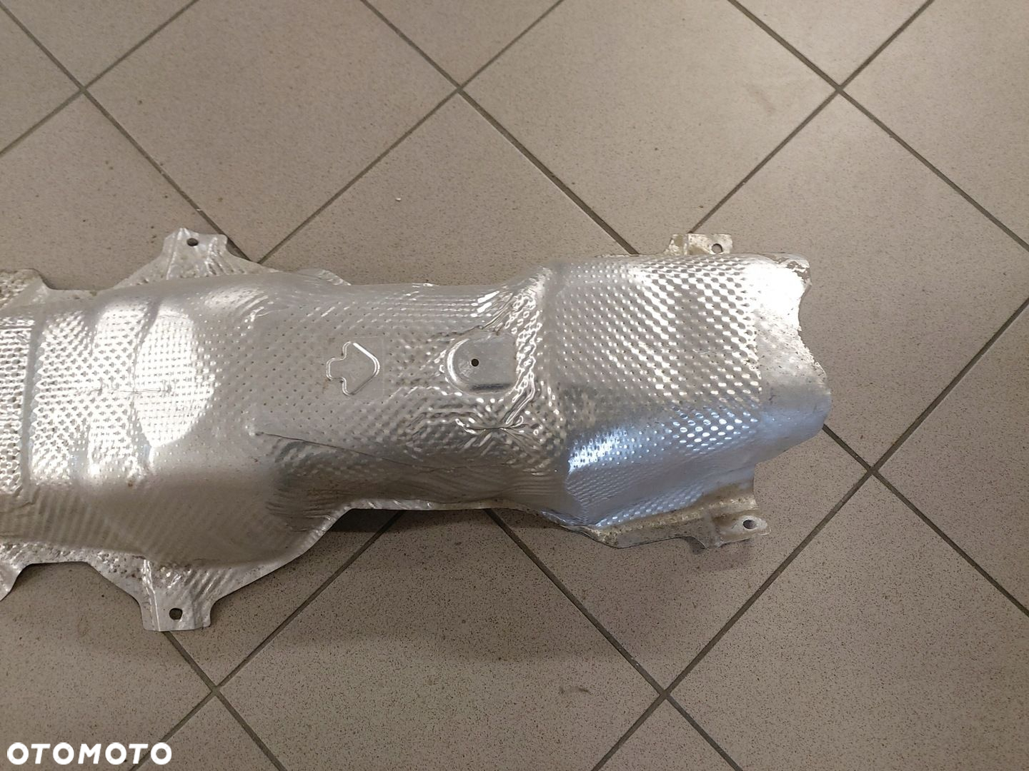 TOYOTA COROLLA E21 OSŁONA TERMICZNA WYDECHU ORG - 3