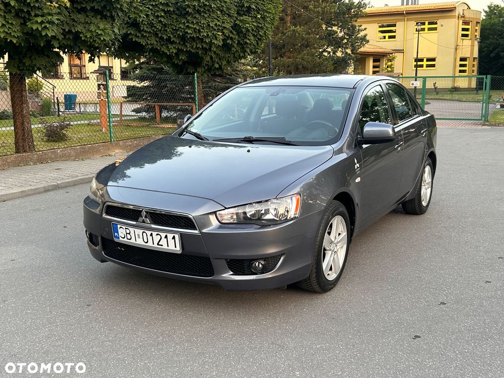Mitsubishi Lancer 1.5 Inform - 1