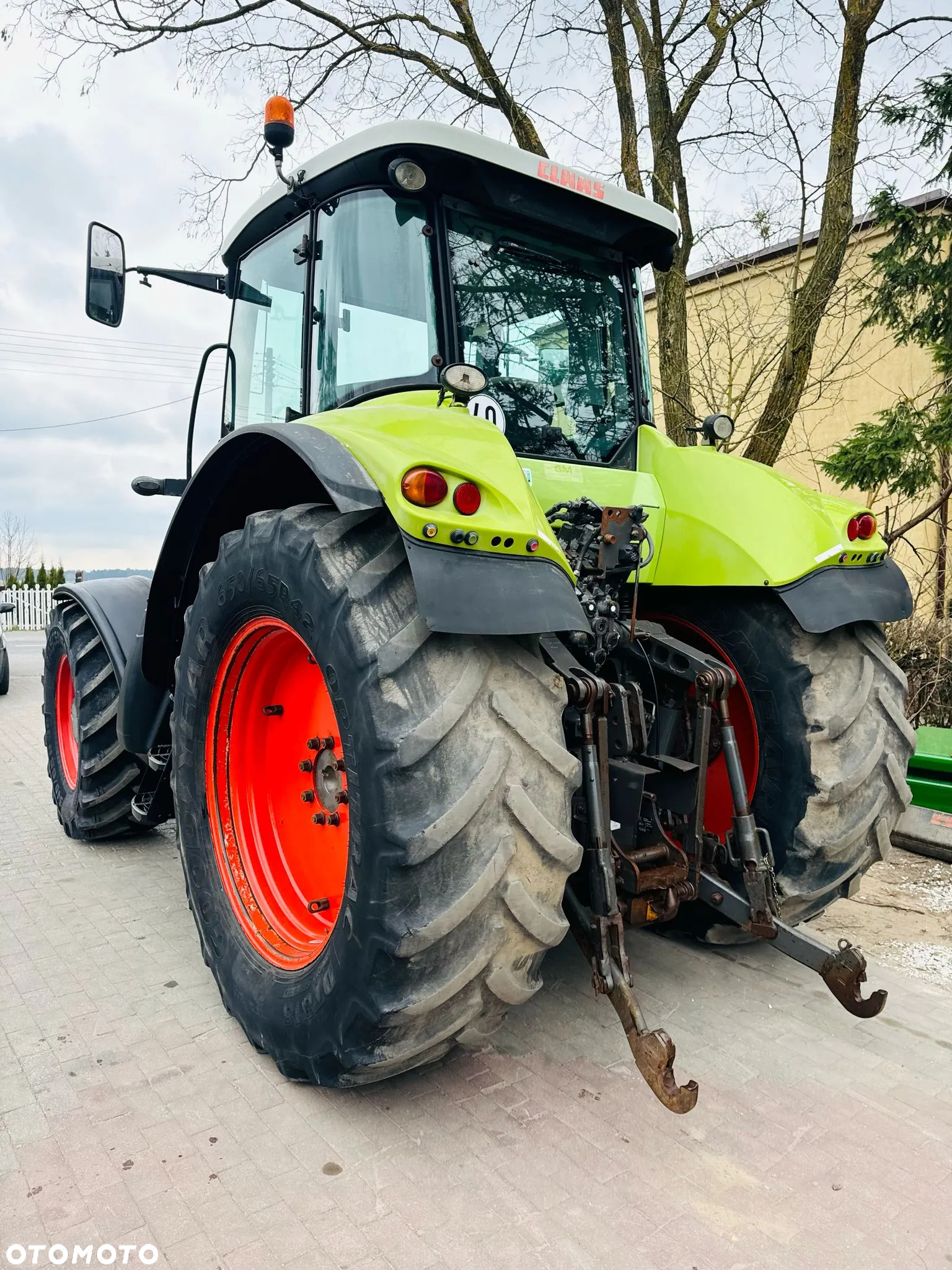 Claas Axion 810 - 8