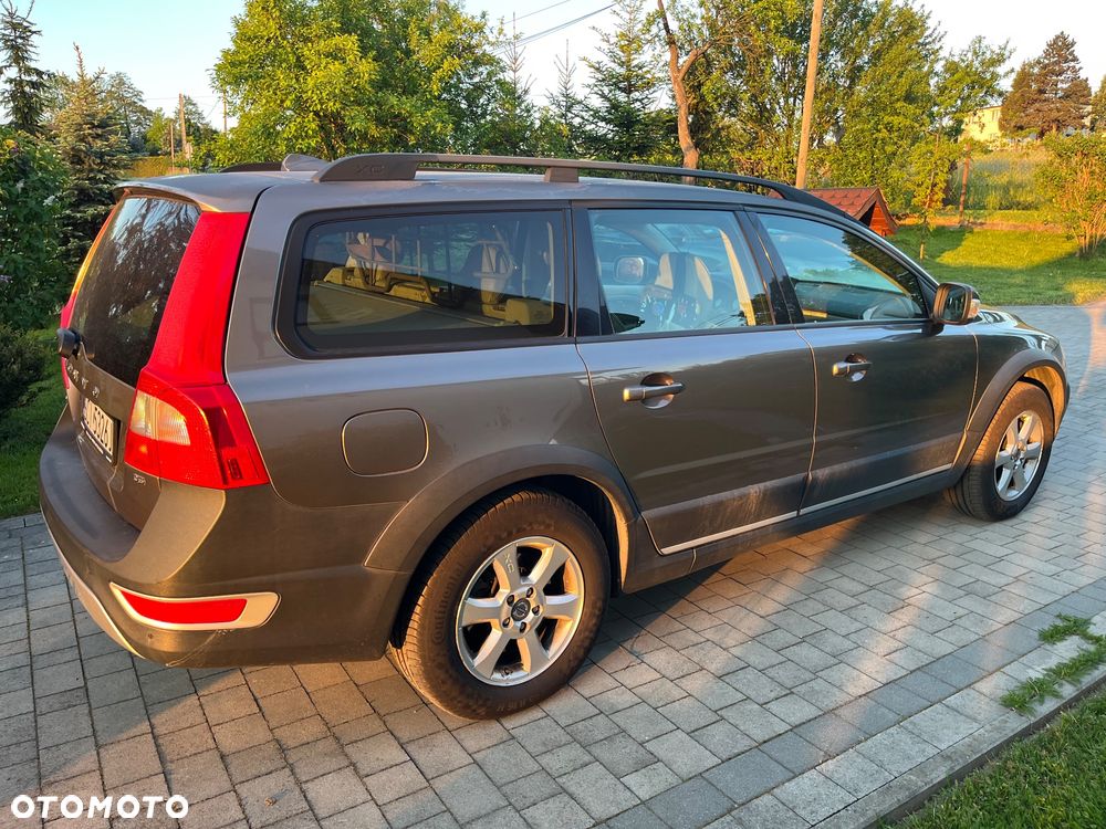 Volvo XC 70 D5 AWD Momentum - 6