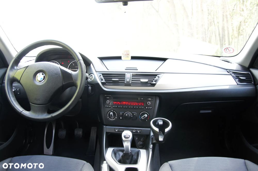 BMW X1 sDrive16d xLine - 28