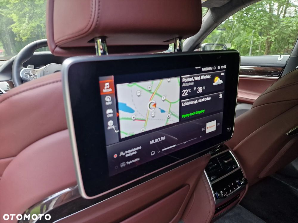 BMW Seria 7 750Li xDrive - 21