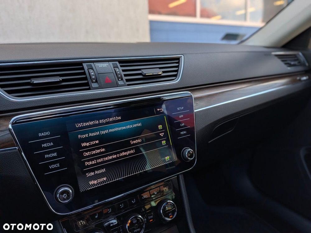 Skoda Superb 2.0 TDI SCR 4x4 Scout DSG - 26