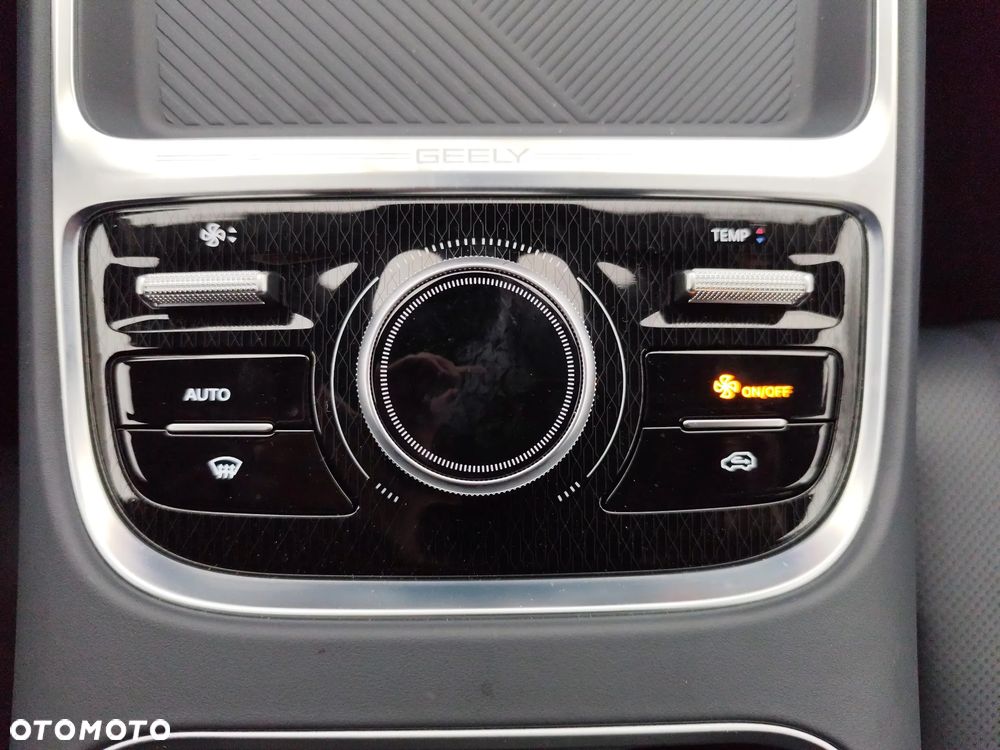 Geely Starray EM-i 1.5 PHEV Max - 24