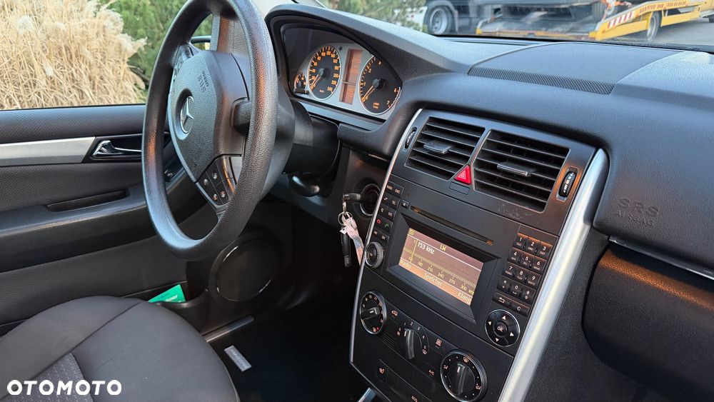 Mercedes-Benz Klasa B 180 BlueEFFICIENCY SPORT EDITION - 10