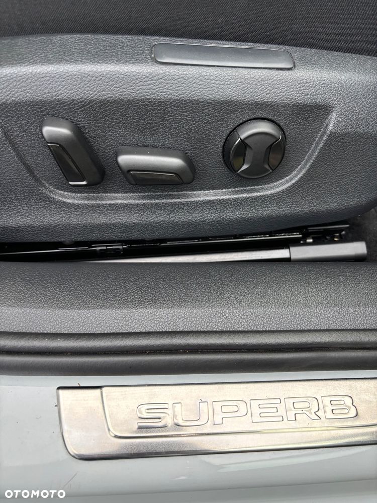 Skoda Superb 2.0 TDI Style - 19