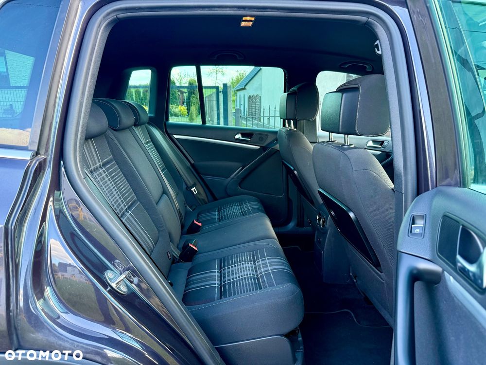 Volkswagen Tiguan 2.0 TDI DPF BlueMotion Technology Lounge Sport & Style - 17