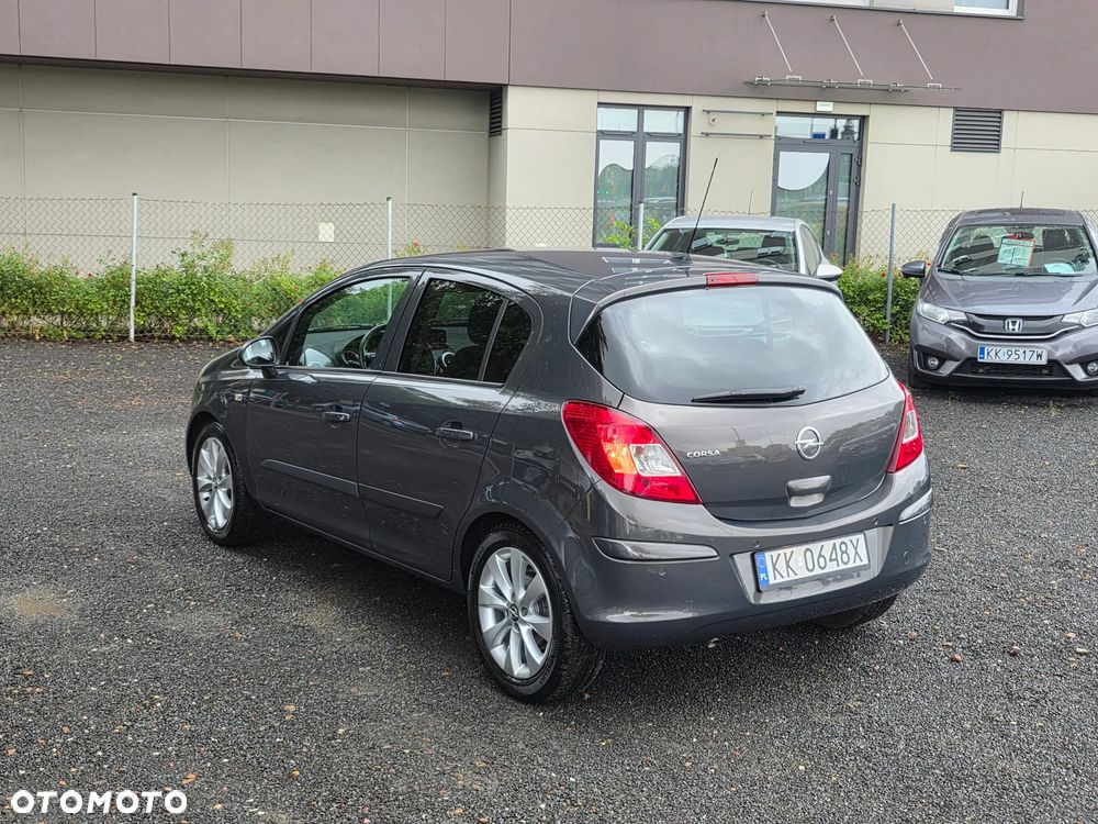 Opel Corsa 1.4 16V Cosmo - 17