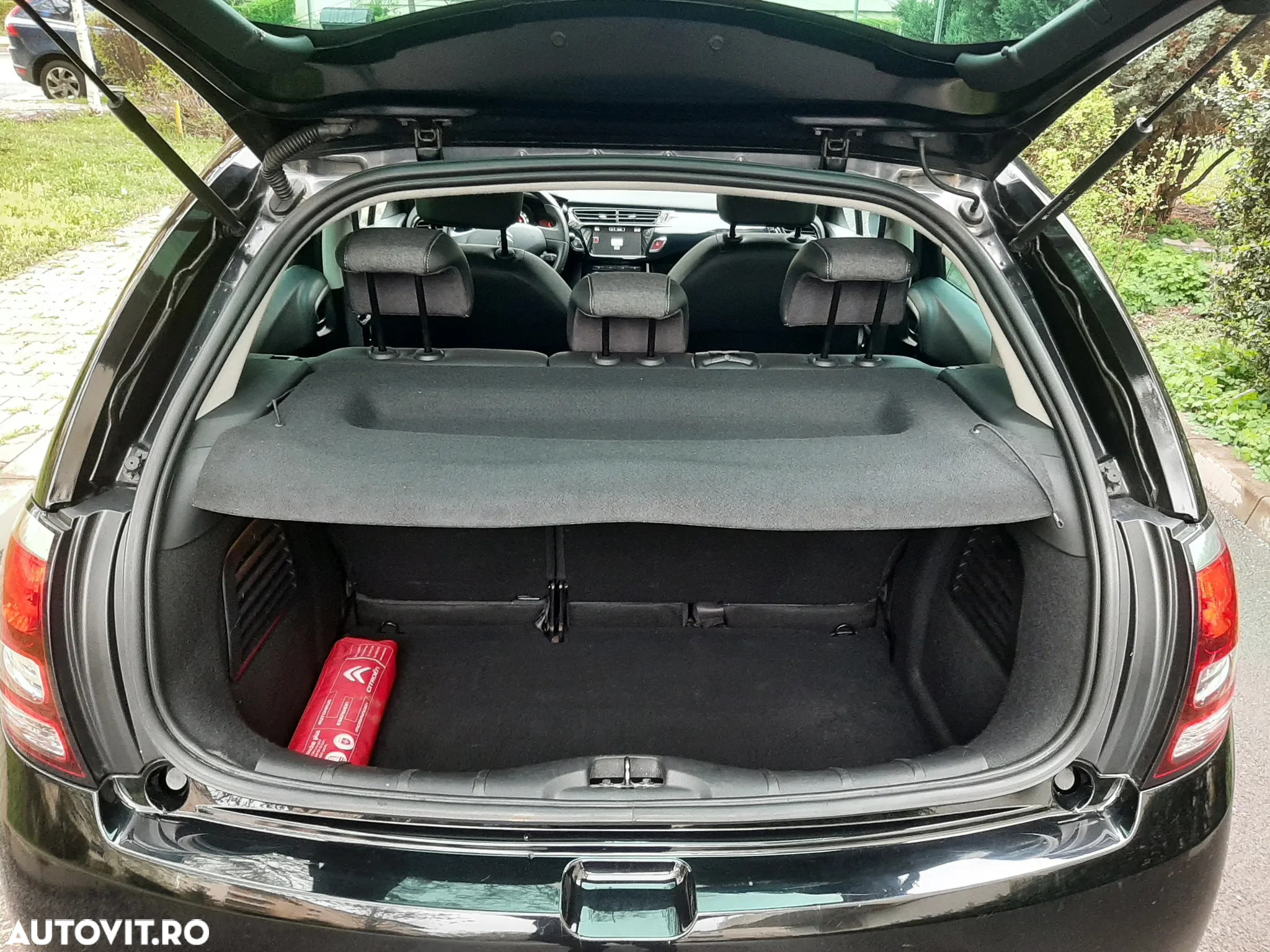 Citroën C3 1.2 PureTech BVM Shine - 18