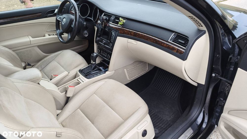 Skoda Superb 2.0 TDI Elegance DSG - 21
