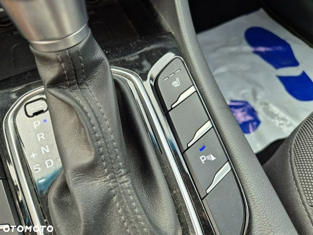 Hyundai IONIQ - 37