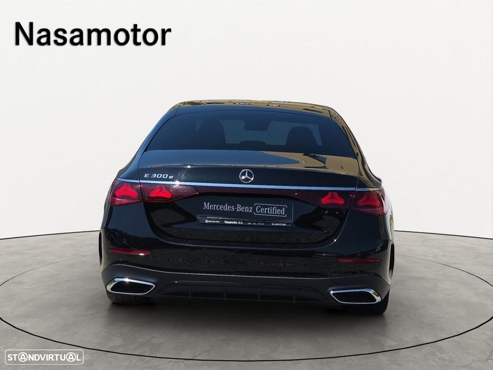 Mercedes-Benz E 300 — fotografia 3