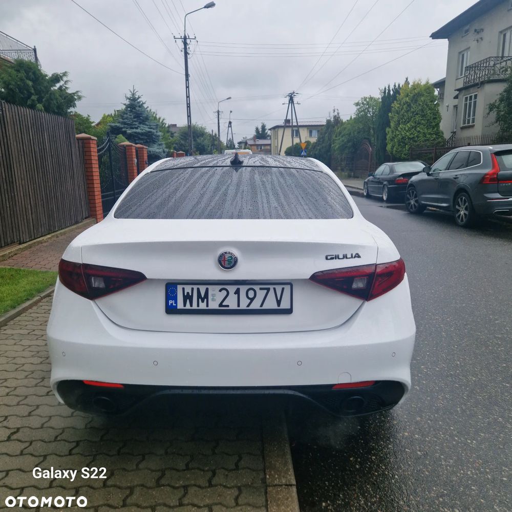 Alfa Romeo Giulia - 5