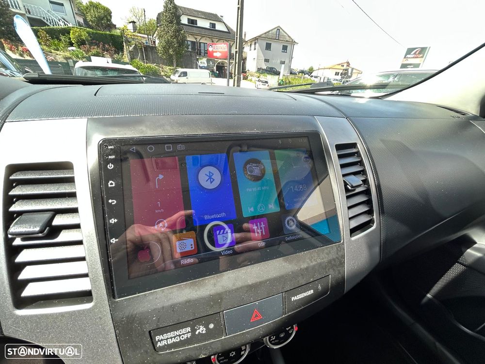 Mitsubishi Outlander 2.0 DI-D Intense+ 4WD - 14