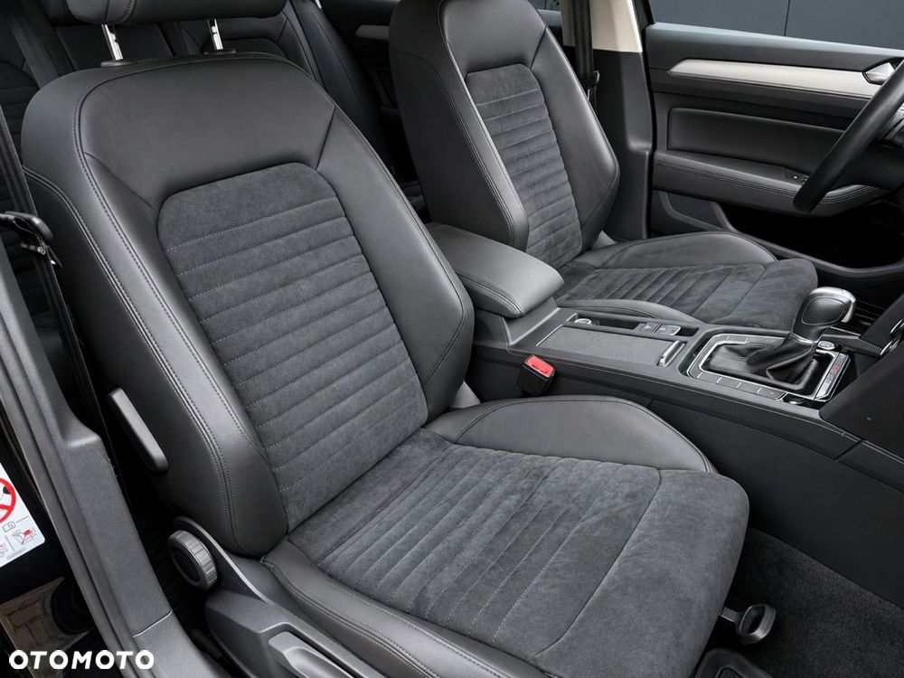Volkswagen Passat 2.0 TDI SCR DSG 4Motion Business - 9