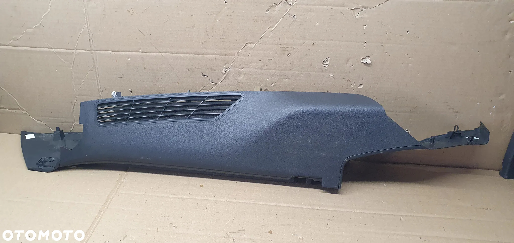 Osłona mocowanie rolety lewy tył Citroen C5 III 9682033377 9683811477 - 2