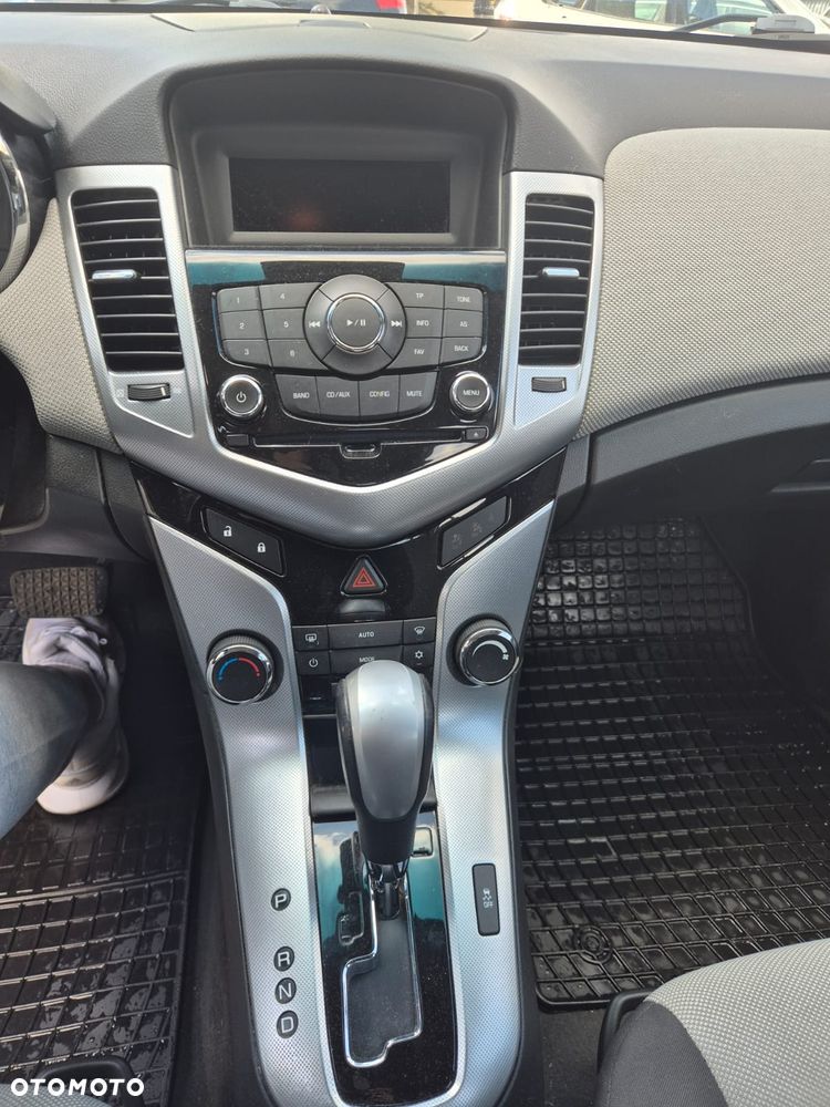 Chevrolet Cruze 1.8 LT+ - 9