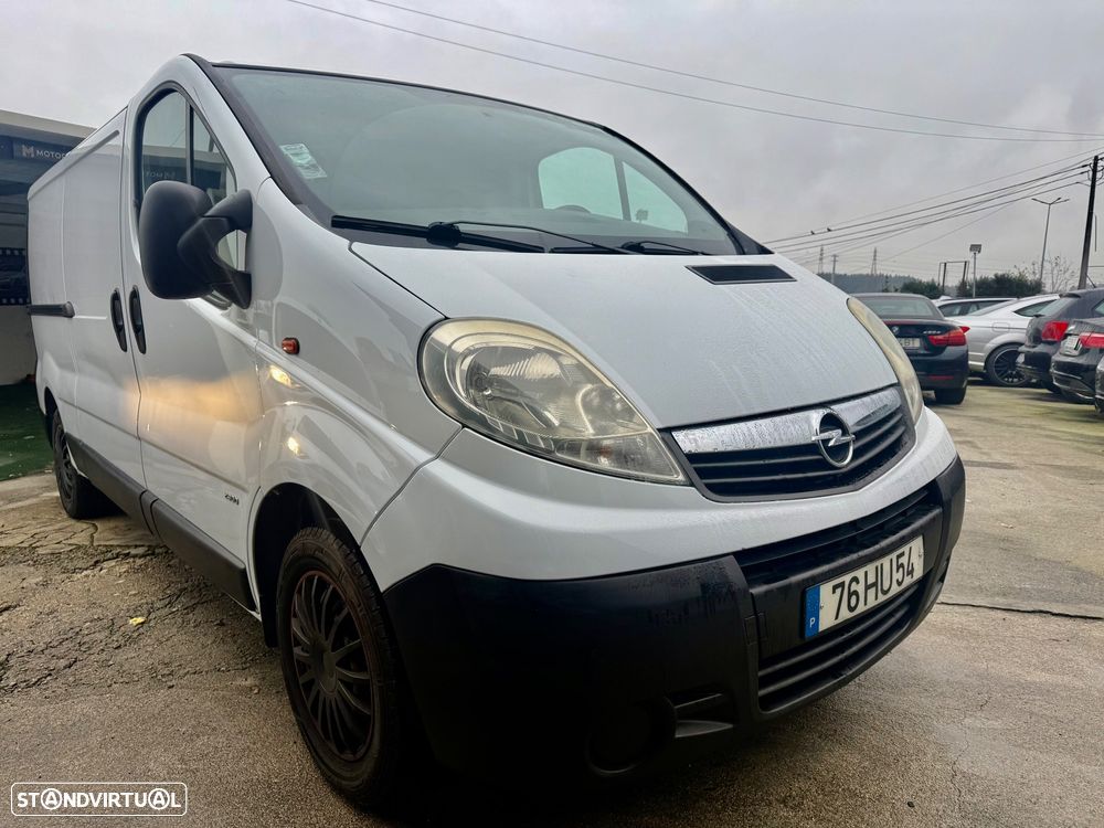 Opel Vivaro longa - 32
