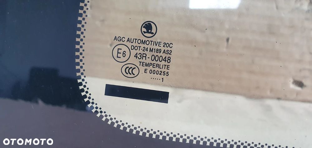 Szyba lewy tył tylna lewa karoseryjna Skoda Roomster AS2 11r - 5