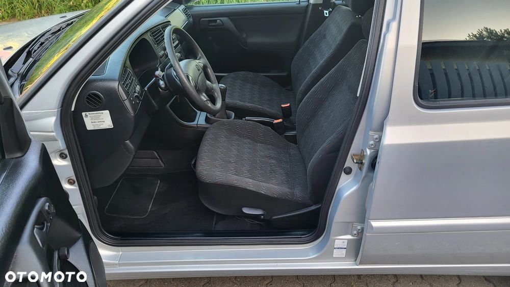 Volkswagen Golf - 12
