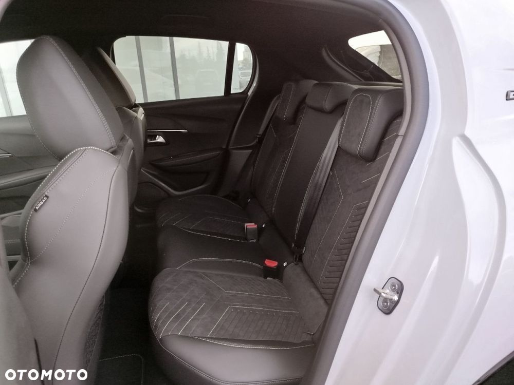 Peugeot 208 - 15