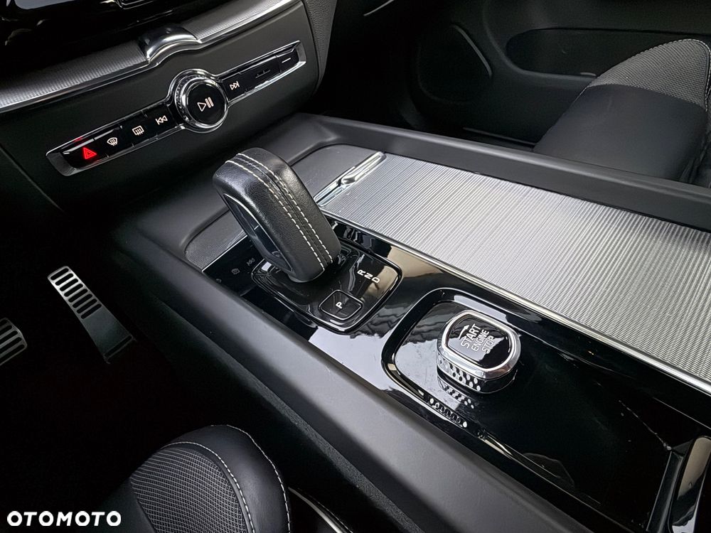 Volvo XC 60 B4 D Geartronic RDesign - 32