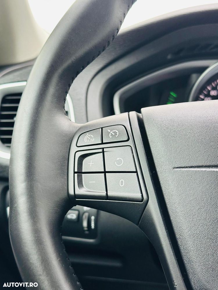 Volvo V40 - 29