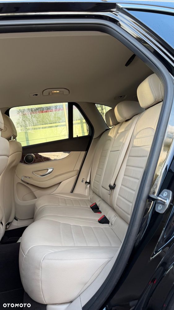 Mercedes-Benz GLC - 25