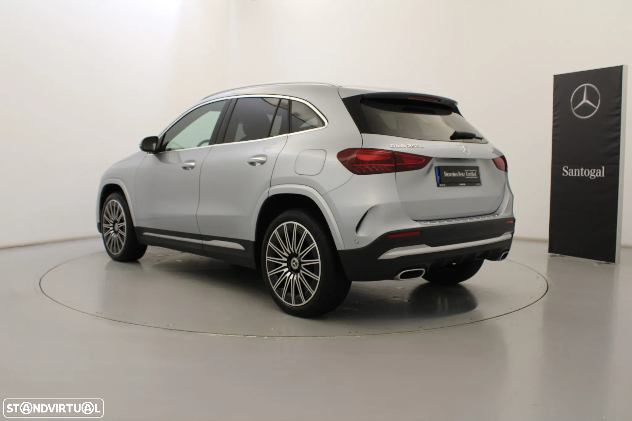 Mercedes-Benz GLA 250 e AMG Line - 10