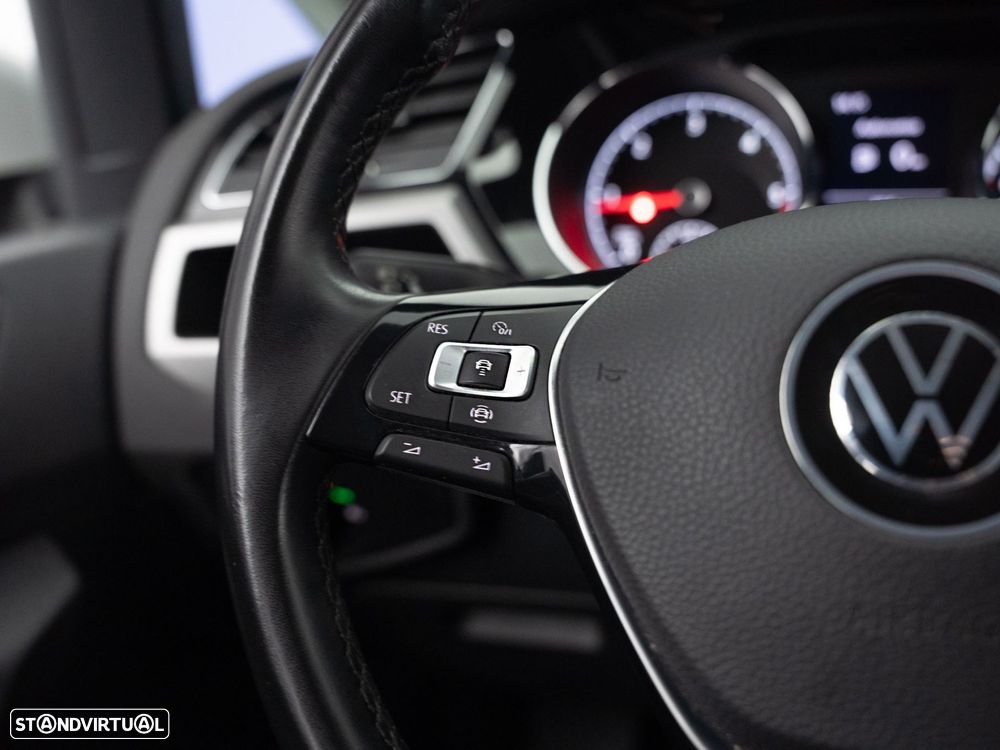VW Touran 2.0 TDI Confortline - 18