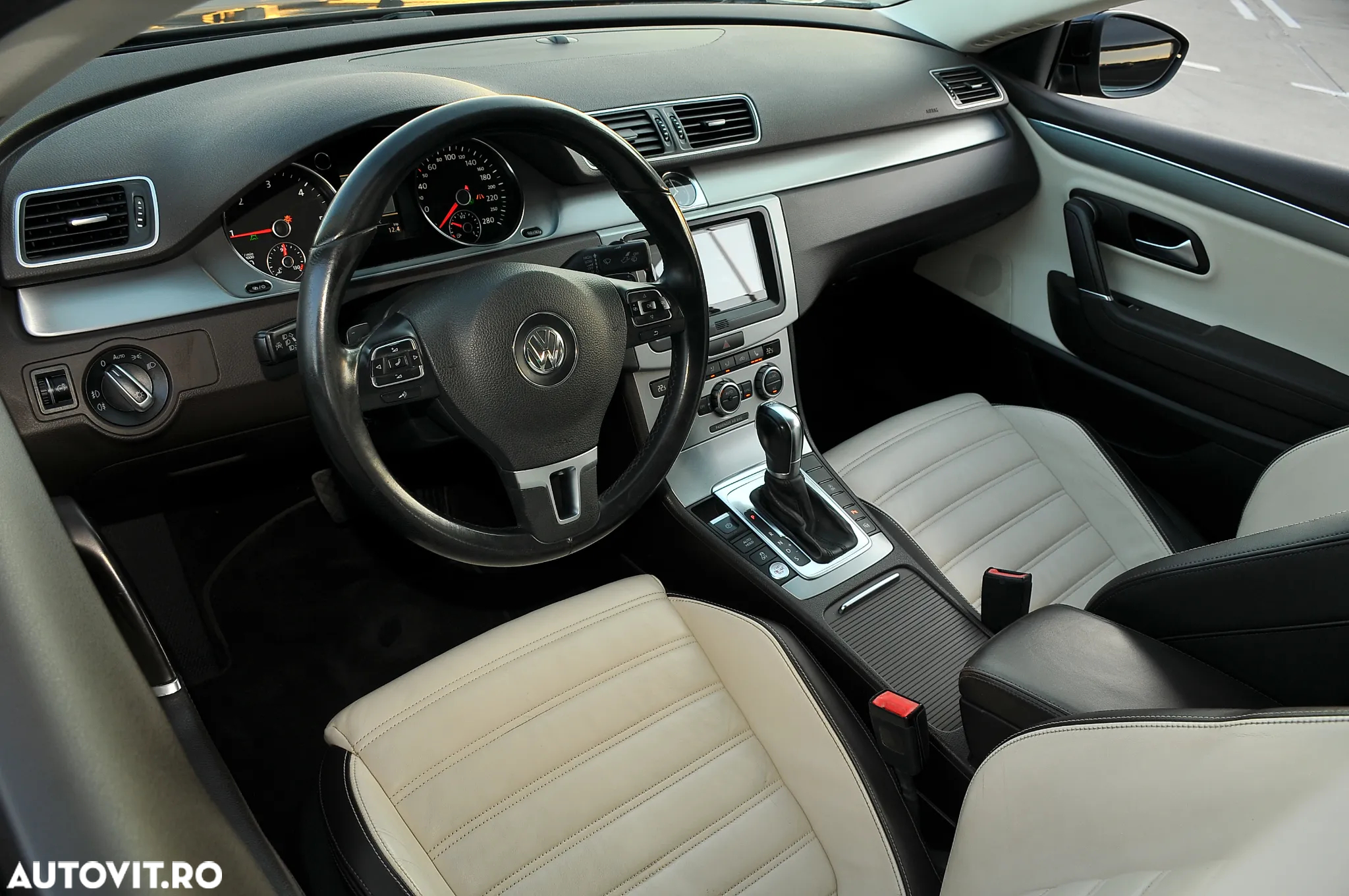 Volkswagen Passat CC 2.0 TDI DSG BMT - 17