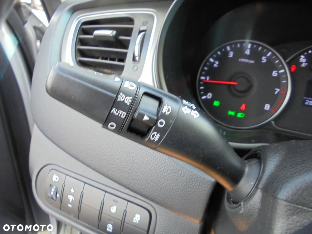 Kia Carens 1.6 GDI Edition 7 - 40