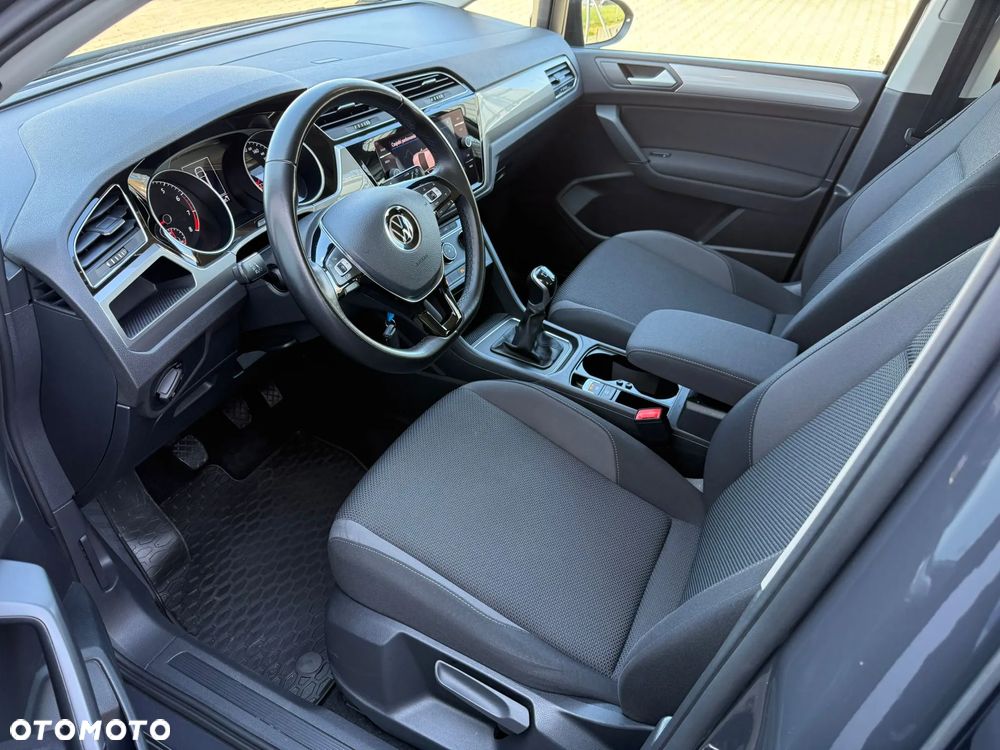 Volkswagen Touran 1.5 TSI EVO Trendline - 9