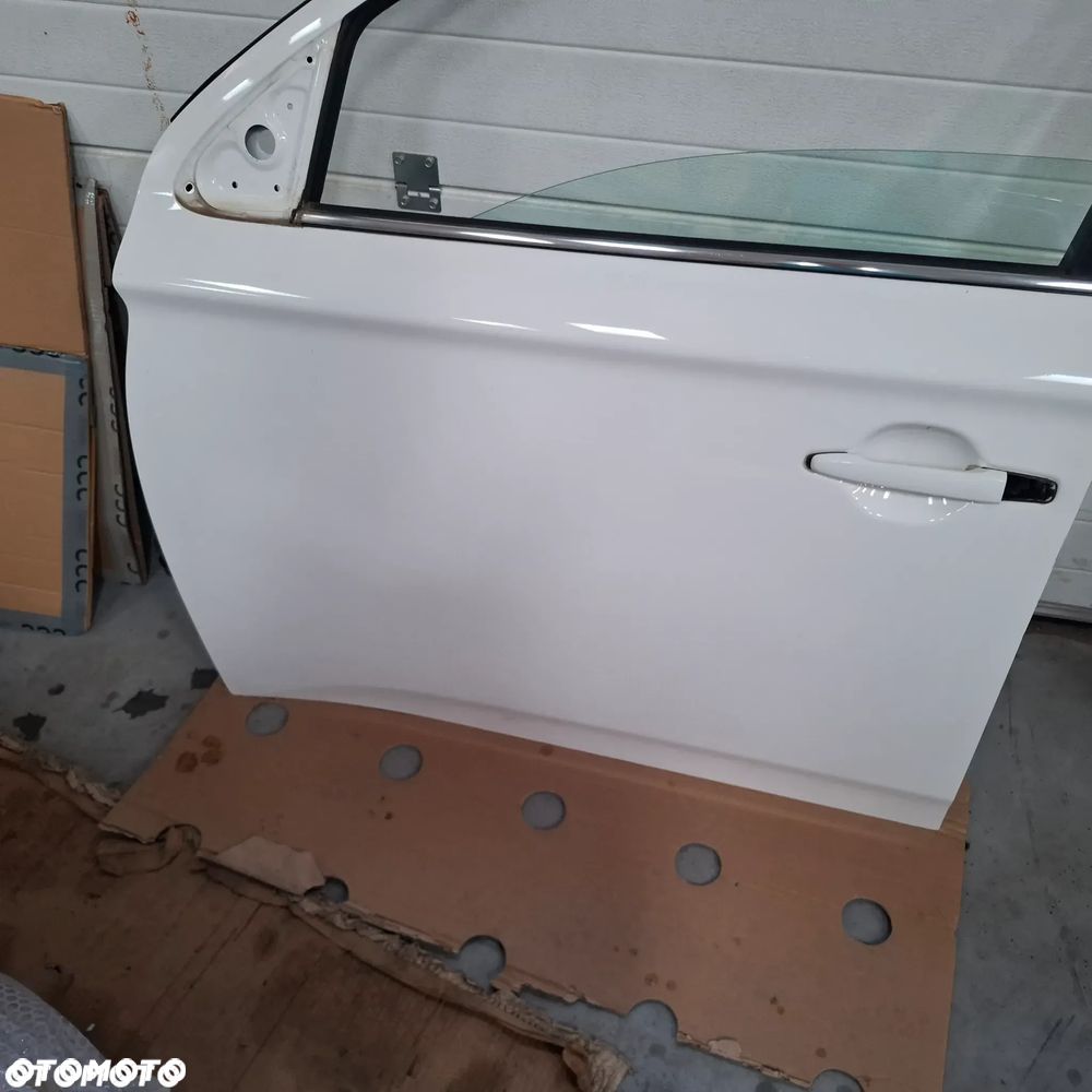 MITSUBISHI OUTLANDER III 3 15- DRZWI LEWA STRONA PRZÓD LEWY TYŁ LEWY W37 BIAŁE demontaz do załozenia w kolor - 2