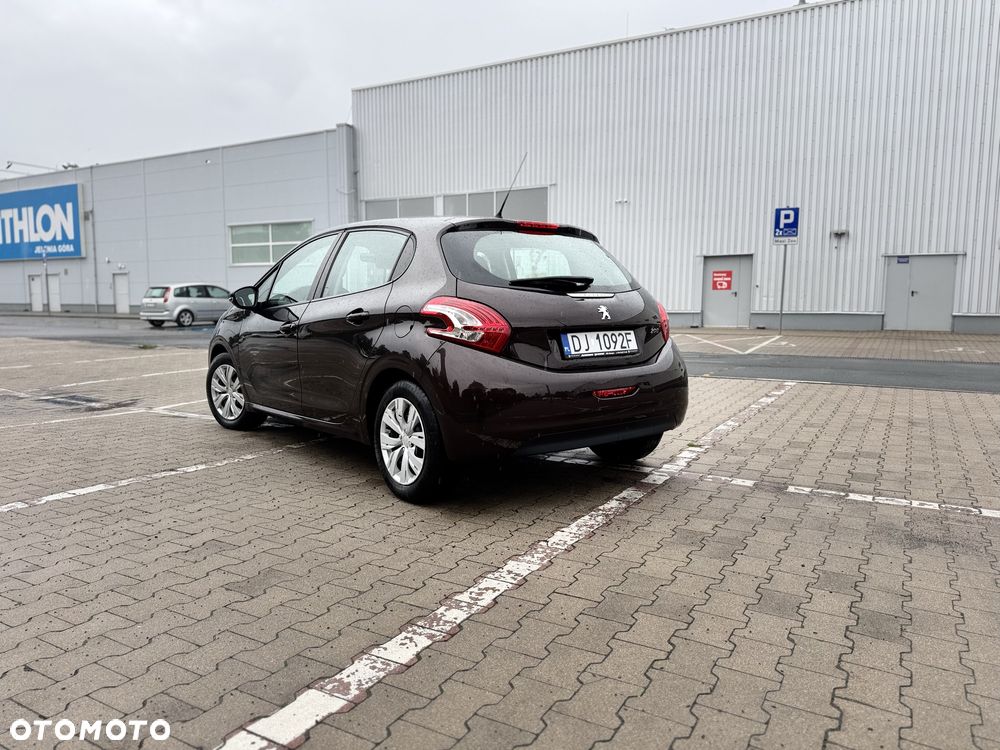 Peugeot 208 - 4