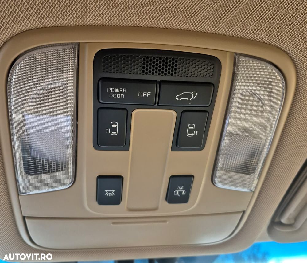Kia Carnival - 29