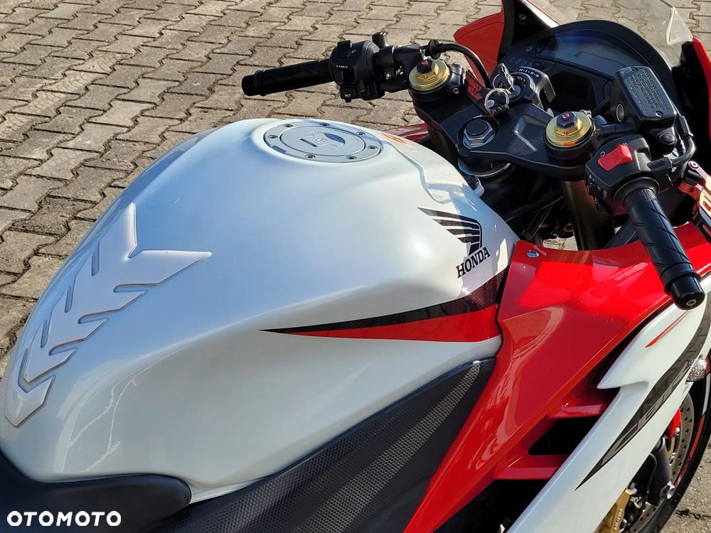 Honda CBR - 19