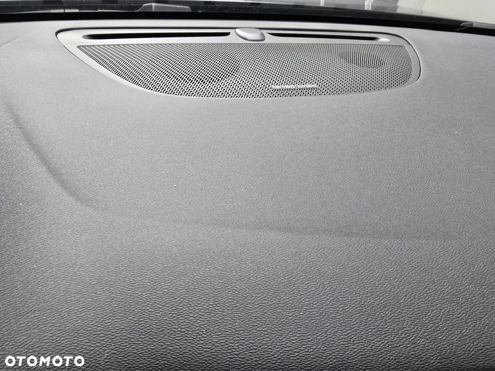 Volvo V60 T4 Geartronic R-Design - 17