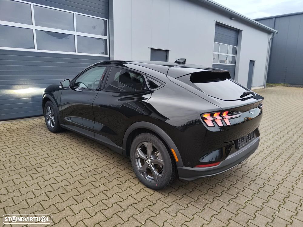 Ford Mustang Mach-E 75.7 kWh Base - 6
