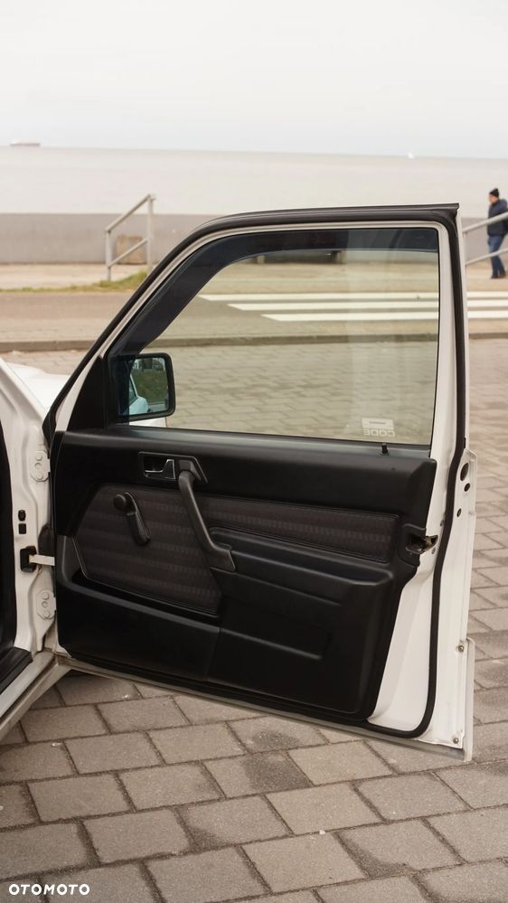Mercedes-Benz W201 (190) - 24