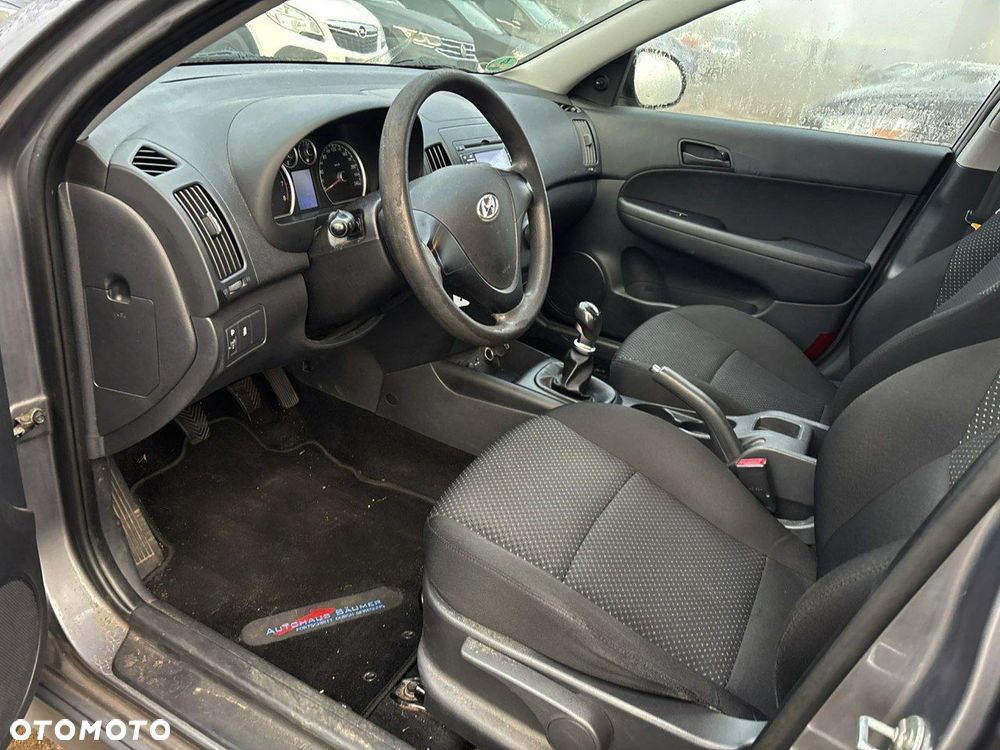 Hyundai i30 1.4 Comfort EU5 - 6